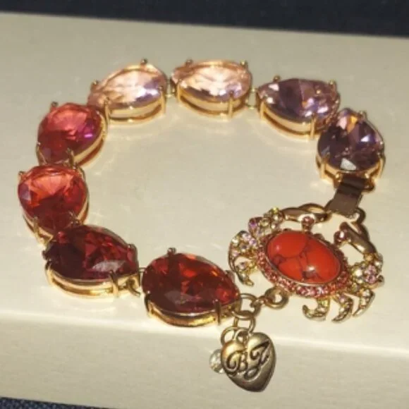 Betsey Johnson CRAB BRACELET - Picture 4 of 6